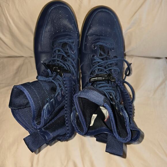 NIKE Air Force Special Navy MEN\'s sneakers 864024-400 size 9 EUC Collectors main image 4